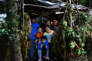 Una de las cabañas construidas durante las actividades.