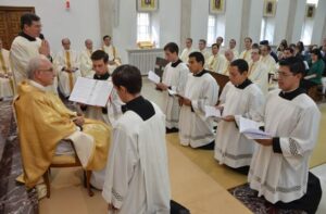 Cuatro novicios hicieron la primera profesión religiosa en Salamanca, España.
