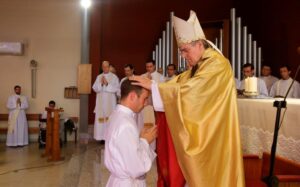 «Camino hacia la identificación con Cristo sacerdote»