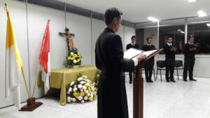 «Y dejándolo todo... lo siguieron»