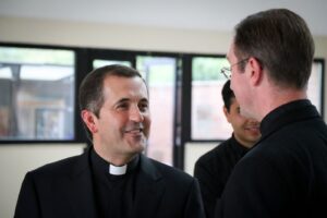 El cristianismo no teme las preguntas por inconvenientes que sean, y la Iglesia no puede tener un modelo distinto