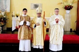 «El servicio de la caridad y el anuncio de la palabra del Señor deben ir acompañados de una constante oración»