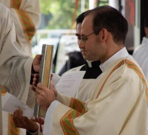 «Anunciar a cada hombre la Verdad del Evangelio» - Ordenaciones diaconales en Italia y México