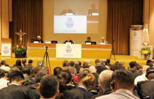 «Formar apóstoles al servicio de la Iglesia para testimoniar el misterio de Cristo»