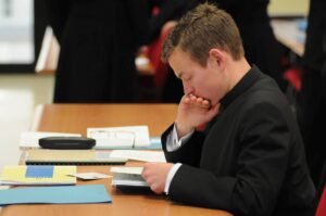 «Formar apóstoles al servicio de la Iglesia para testimoniar el misterio de Cristo»