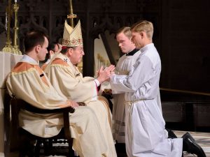 «Configuración con Cristo a través de la imposición de las manos» - Ordenación diaconal y sacerdotal