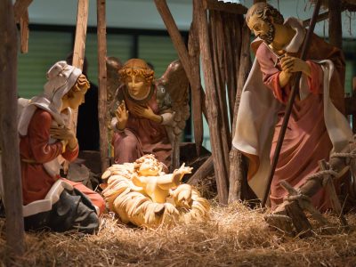 Misa de Navidad: «Se ha manifestado la gracia de Dios»
