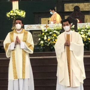 Ordenación diaconal y sacerdotal en la catedral de San Salvador