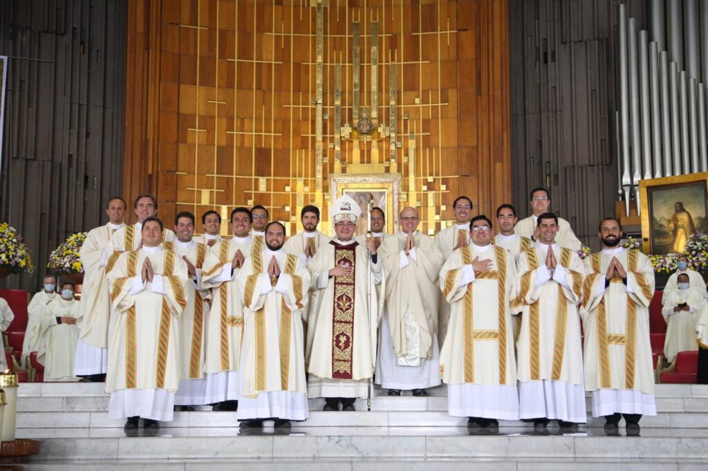 «Jesús nos manda a vivir un amor teniéndolo a Él como modelo» — Ordenaciones sacerdotales y diaconales en México