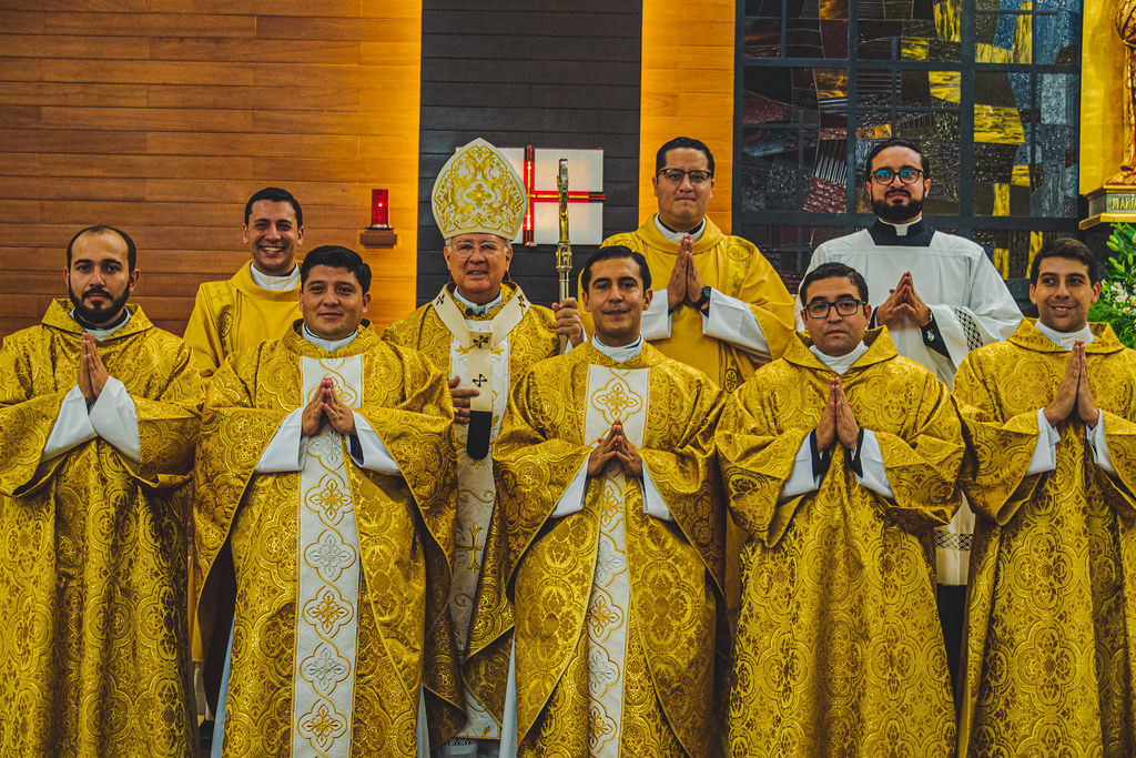 «Que Dios mismo lleve a término esta obra buena que en ti ha comenzado» — Ordenaciones presbiterales y diaconales en Zapopan