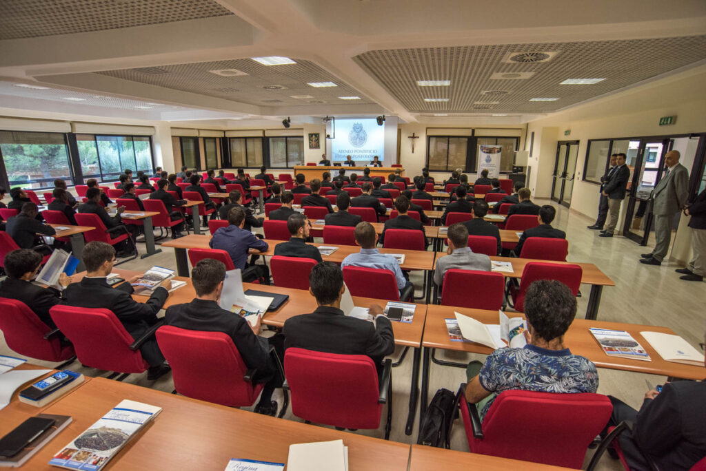 Experiencia, fe y profesionalidad: la oferta académica que caracteriza al Ateneo Pontificio Regina Apostolorum APRA