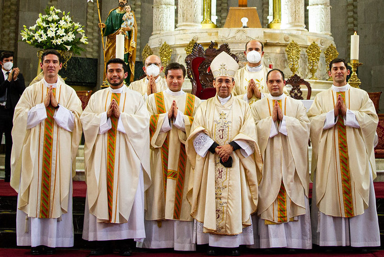 «Sean agentes de unidad y comunión ante una humanidad dividida y polarizada» – Ordenaciones sacerdotales y diaconal en la Ciudad de México