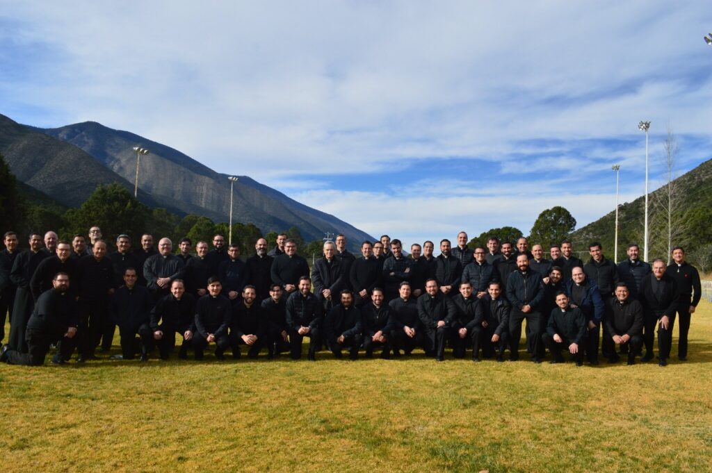 «Despertad al mundo» – El trabajo de los Legionarios de Cristo en la promoción vocacional